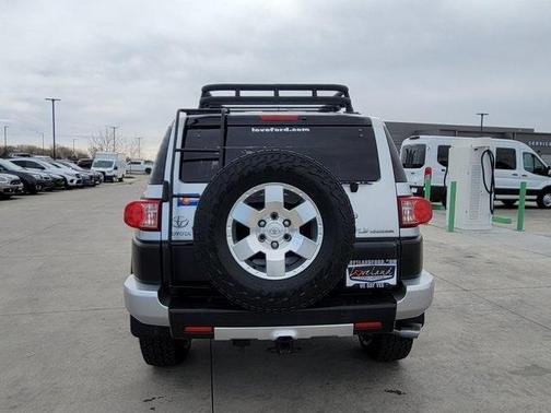 2007 Toyota FJ Cruiser Base (Retail Orders Only) (M6)