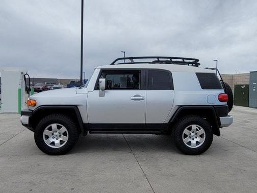 2007 Toyota FJ Cruiser Base (Retail Orders Only) (M6)