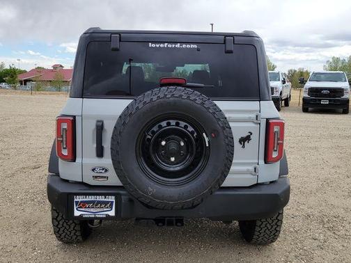Avalanche Gray 2026 Ford Bronco Outer Banks