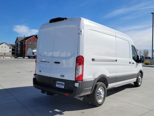 2026 Ford Transit-250 148 WB Medium Roof Cargo
