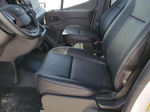 2026 Ford Transit-250 148 WB Medium Roof Cargo
