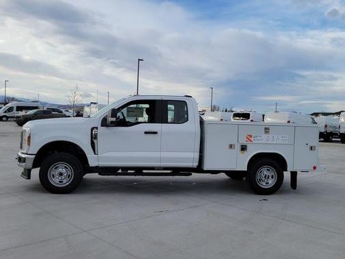 Oxford White 2026 Ford F-250 XL
