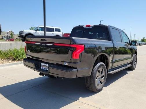 2025 Ford F-150 Lightning LARIAT