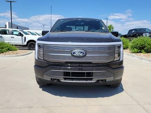 2025 Ford F-150 Lightning LARIAT