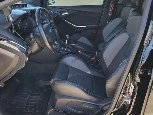 2018 Ford Focus ST Base