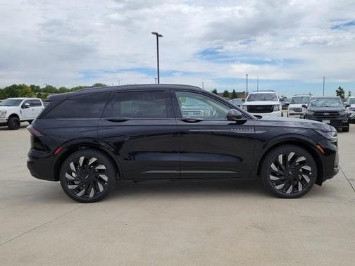 2025 Lincoln Nautilus Reserve