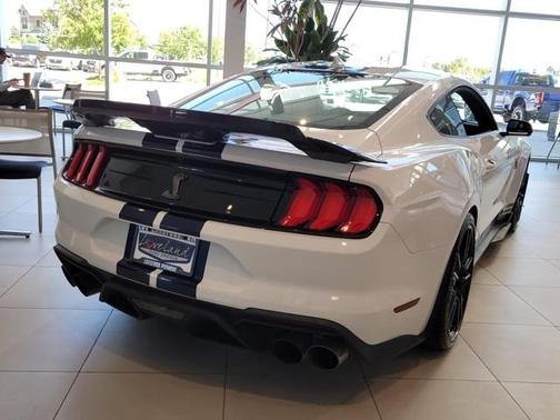 2021 Ford Shelby GT500 Base