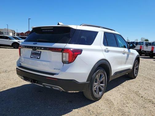 Star White 2026 Ford Explorer Active