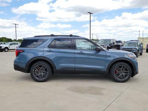 Vapor Blue Metallic 2026 Ford Explorer ST-Line