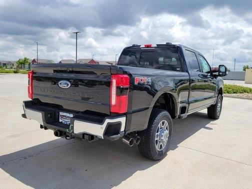 2025 Ford F-350 Lariat Super Duty