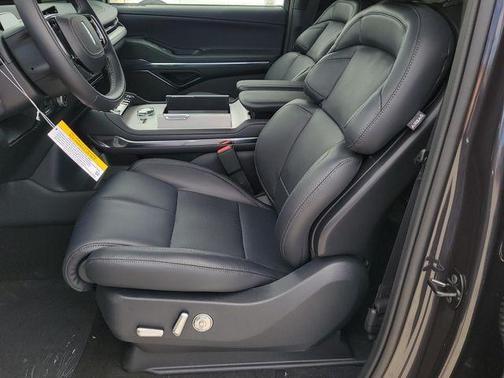 Starlight 2026 Lincoln Navigator Reserve