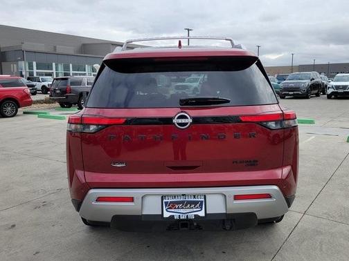 2025 Nissan Pathfinder Platinum