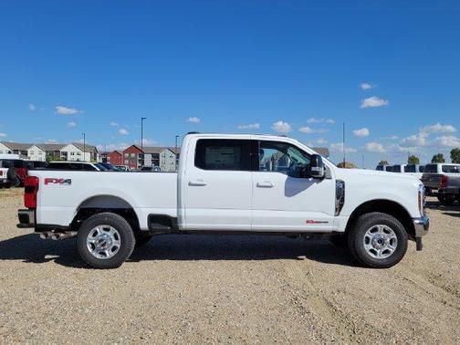Oxford White 2027 Ford F-250 XLT
