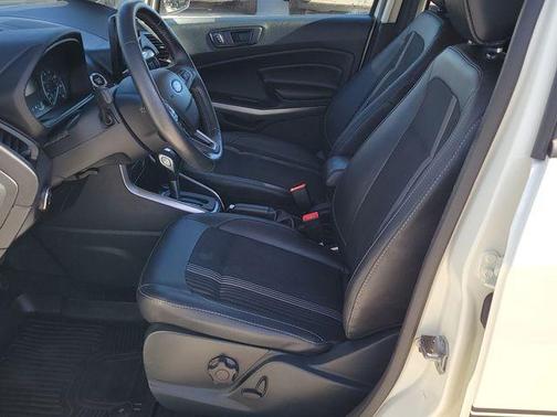 Diamond White 2022 Ford EcoSport SES