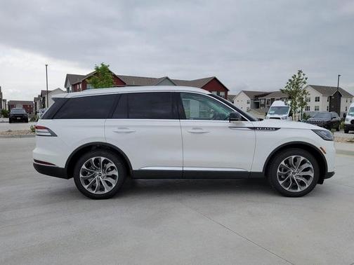 2025 Lincoln Aviator Premiere