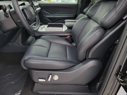 Infinite Black Metallic 2026 Lincoln Navigator L Reserve