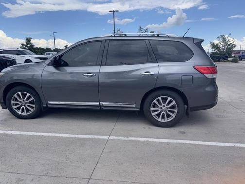 2016 Nissan Pathfinder SL