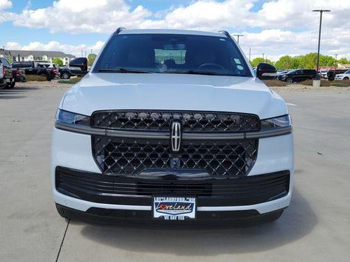 Crystal White Metallic 2026 Lincoln Navigator L Reserve