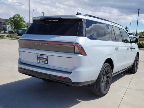 Crystal White Metallic 2026 Lincoln Navigator L Reserve
