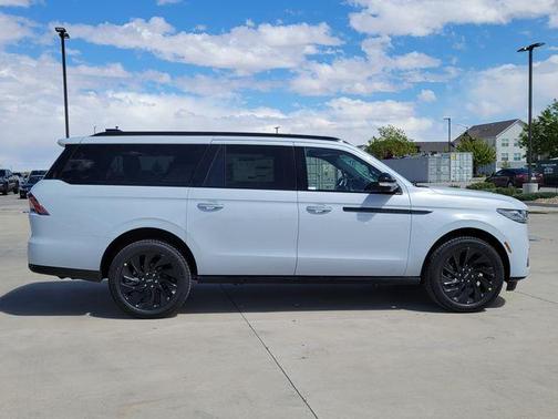 Crystal White Metallic 2026 Lincoln Navigator L Reserve