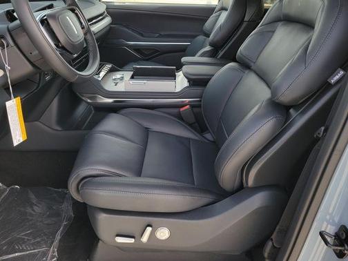 Gray Mist Metallic 2026 Lincoln Navigator Premiere