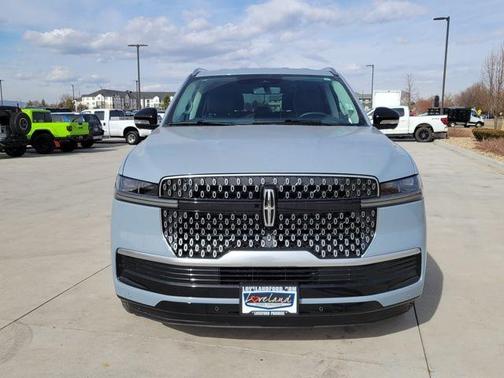 Gray Mist Metallic 2026 Lincoln Navigator Premiere