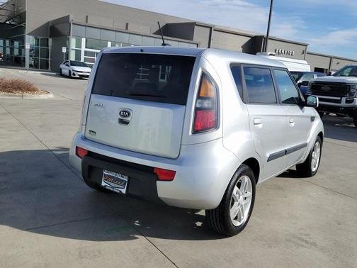 2010 Kia Soul +