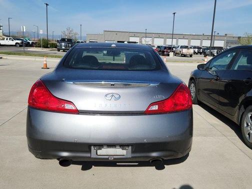 2011 INFINITI G37x Base