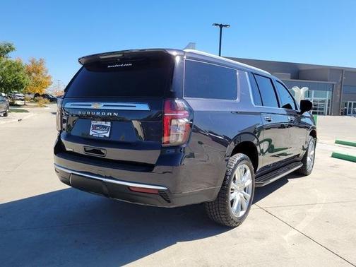 2023 Chevrolet Suburban High Country