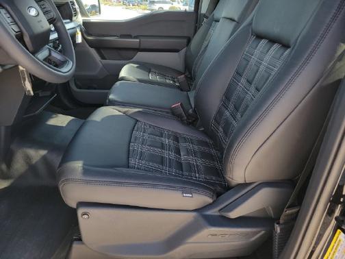 Agate Black Metallic 2026 Ford F-150 XL