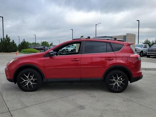 2017 Toyota RAV4 SE