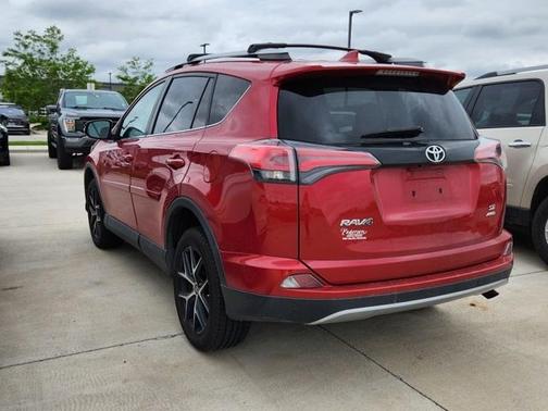 2017 Toyota RAV4 SE