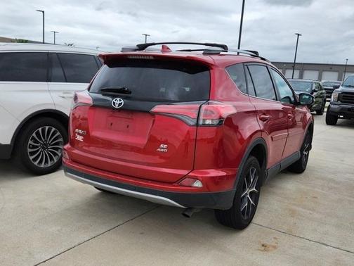2017 Toyota RAV4 SE