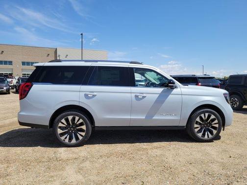Space Silver 2026 Ford Expedition Platinum
