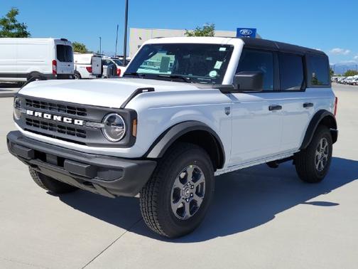 Oxford White 2026 Ford Bronco Base