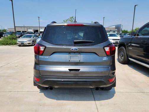 Magnetic 2019 Ford Escape SE