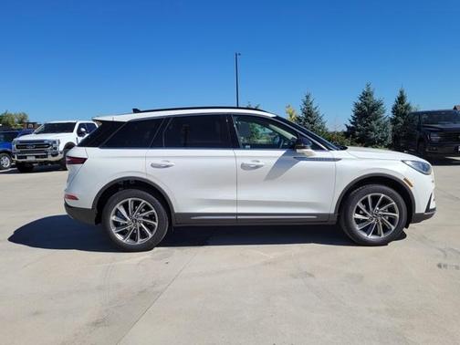 2025 Lincoln Corsair Premiere