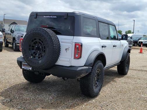 Oxford White 2026 Ford Bronco Badlands