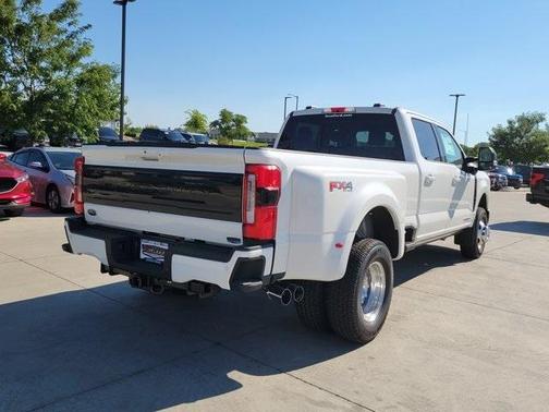 2025 Ford F-350 Platinum