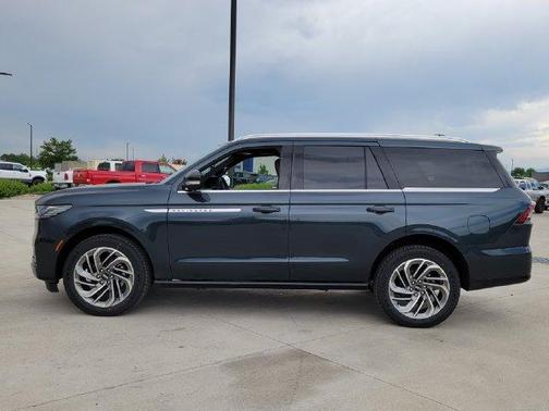 Flight Blue 2026 Lincoln Navigator Reserve