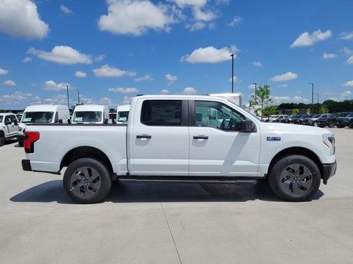 2025 Ford F-150 Lightning Pro