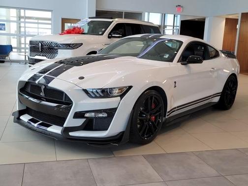 2021 Ford Shelby GT500 Base