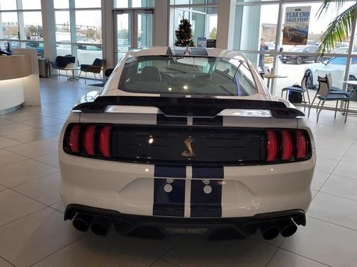 2021 Ford Shelby GT500 Base