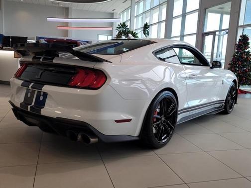 2021 Ford Shelby GT500 Base