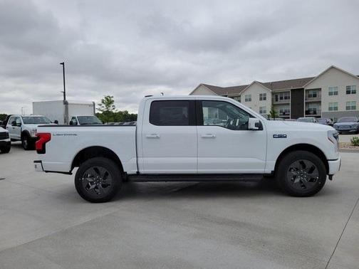 2025 Ford F-150 Lightning LARIAT