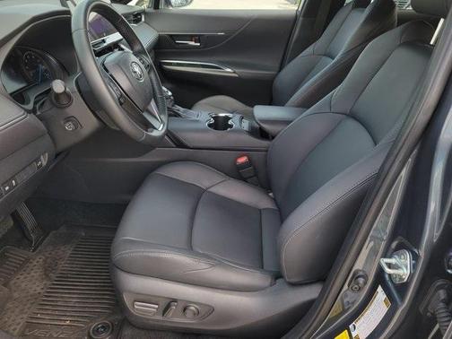 2024 Toyota Venza XLE