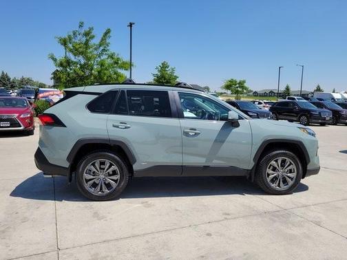 2022 Toyota RAV4 Hybrid XLE Premium