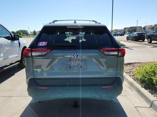 2022 Toyota RAV4 Hybrid XLE Premium