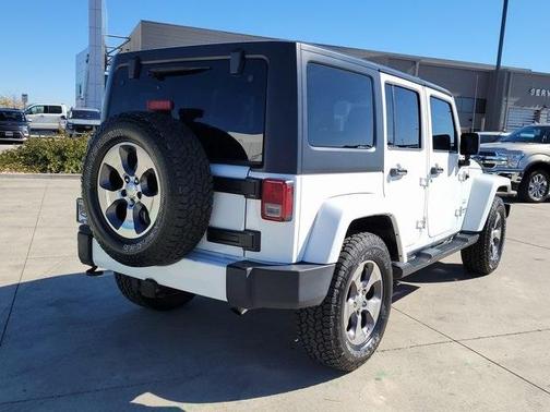 2016 Jeep Wrangler Unlimited Sahara