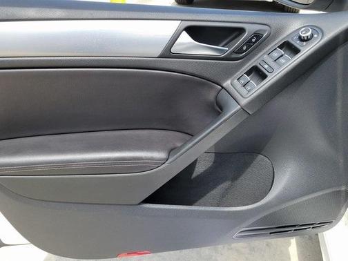 2013 Volkswagen Golf R 4-Door